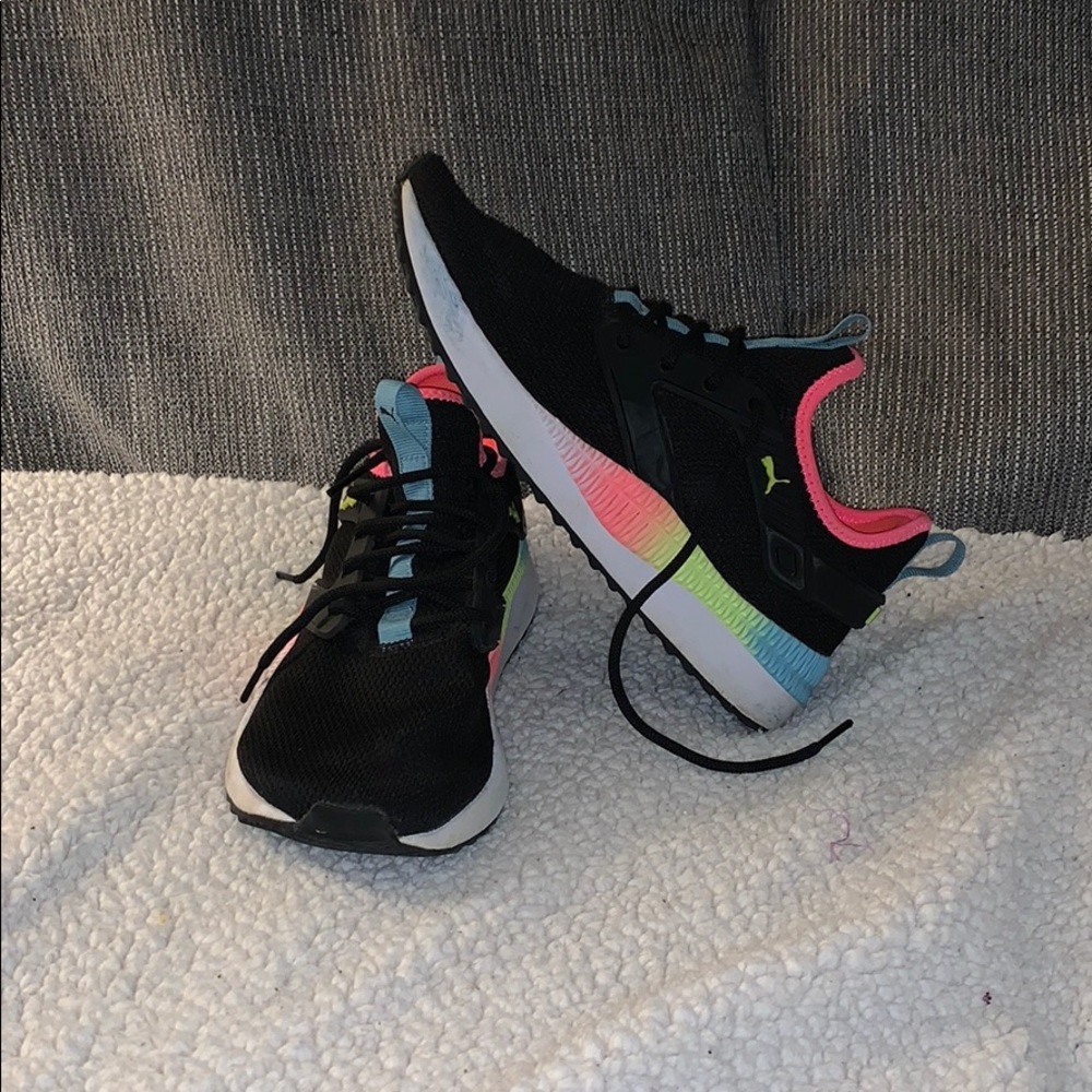 Workout shoes